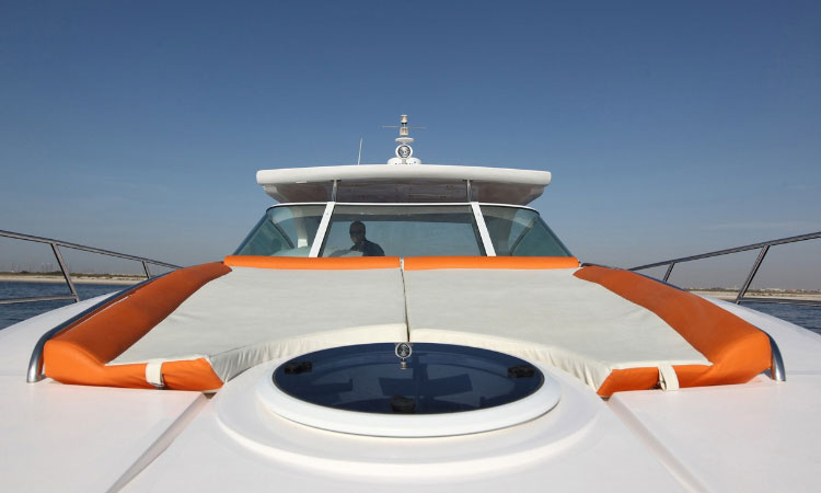 Yacht Cruising Abu Dhabi